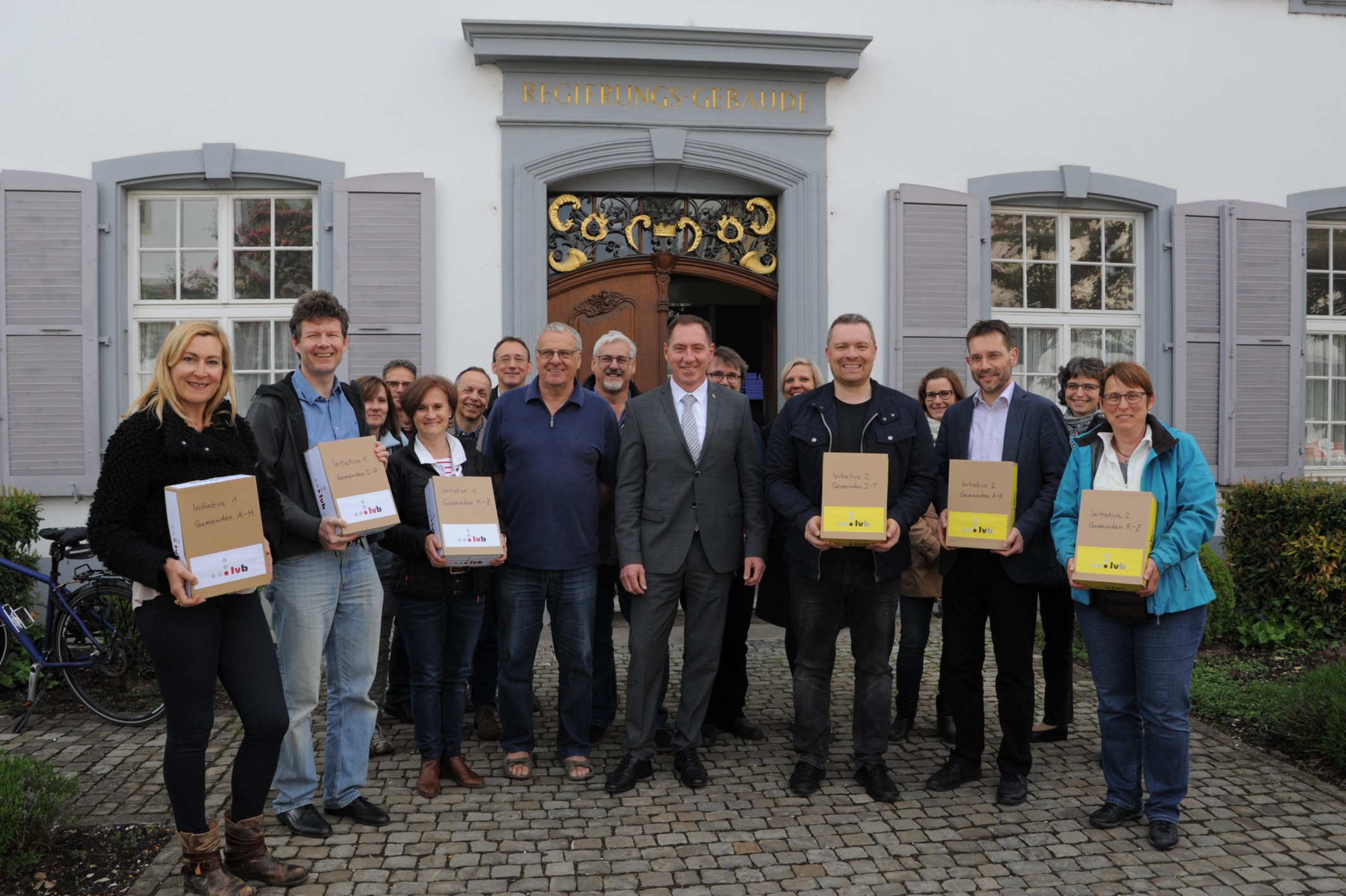 Einreichung der Initiativen „Bildungsressourcen gerecht verteilen und für das Wesentliche einsetzen!” sowie „Stopp dem Abbau an den öffentlichen Schulen!” heute Donnerstag 4. Mai um 17.10 h